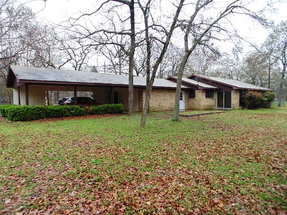 3rd image of 15 Huckleberry Ln
