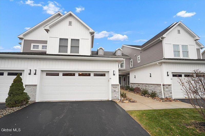 2nd image of 45 Wardley Circle