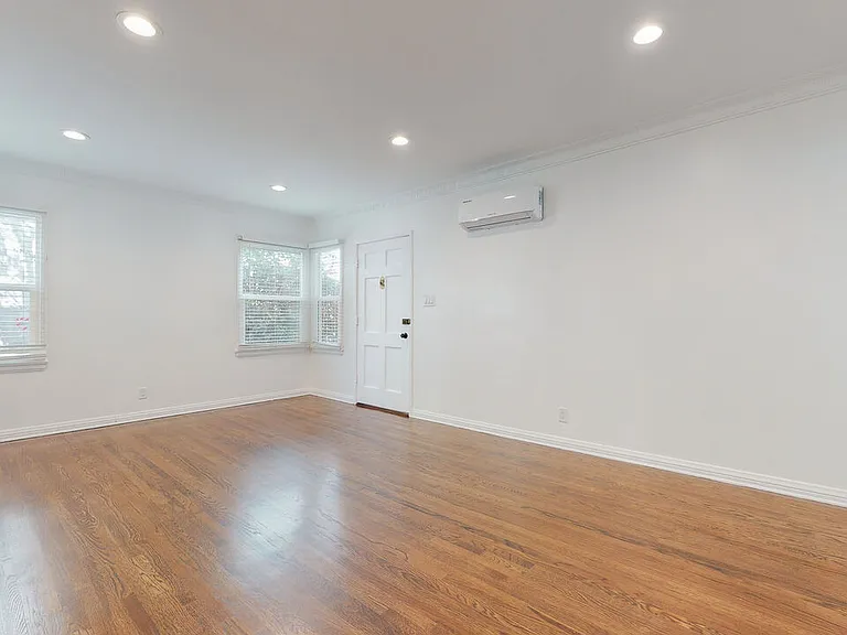 3368 Rowena Ave — Photo 4
