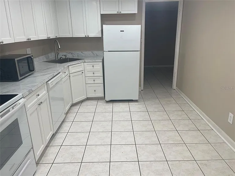 851 Bayway Blvd #103 — Photo 7