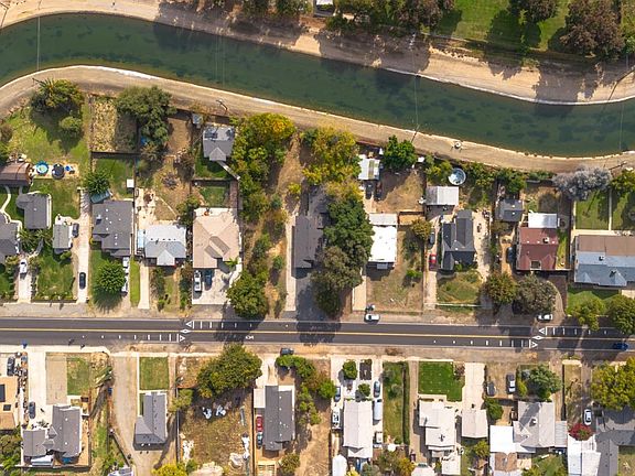 3rd image of 409 Laurel Ave