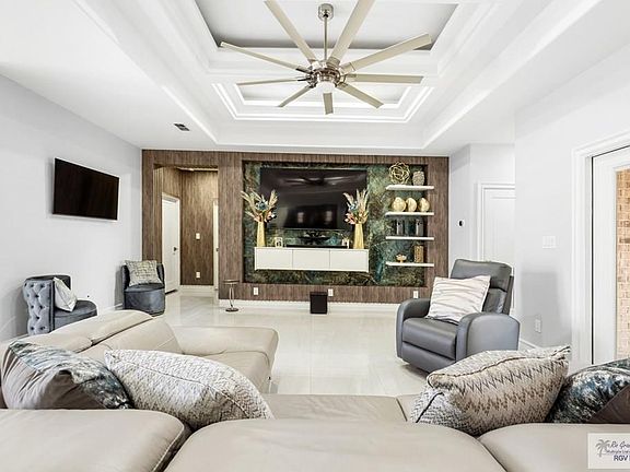 5th image of 519 Valley Oak Cir