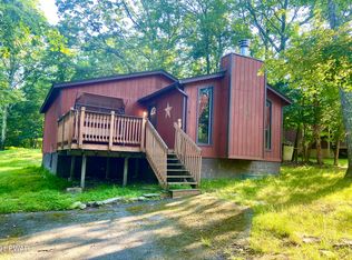 144 Spring Dr, Dingmans Ferry, PA 18328