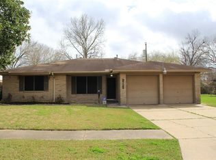 9722 Southport Dr, Houston, TX 77089