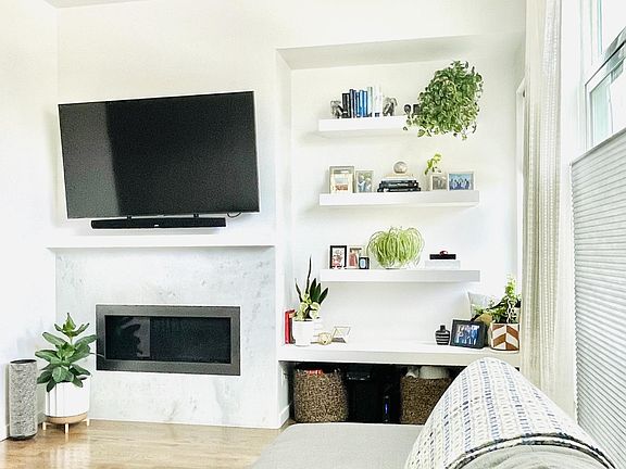 Living room with gas fireplace