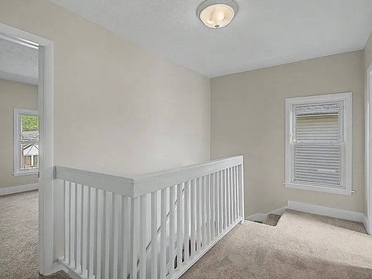 1340 Columbia Ave NE — Photo 20