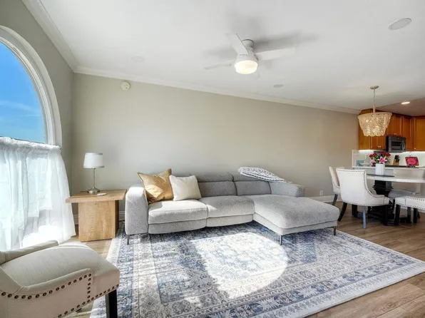 7509 Draper Ave, La Jolla, CA 92037