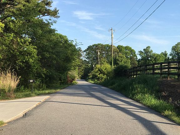 5th image of 51 Lake Dr