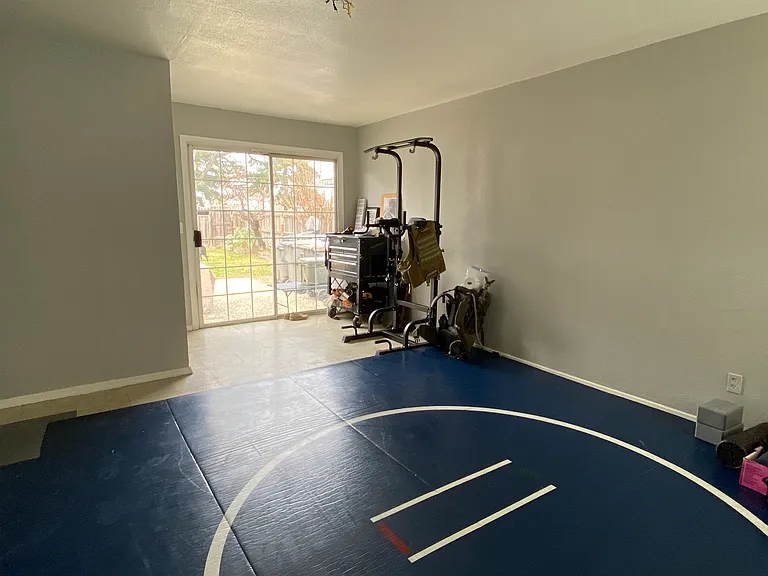 33 Olive Way — Photo 18