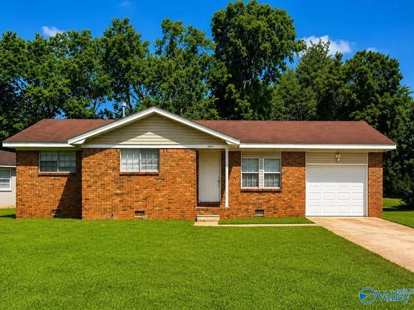 5028 Paden Dr NW, Huntsville, AL 35810