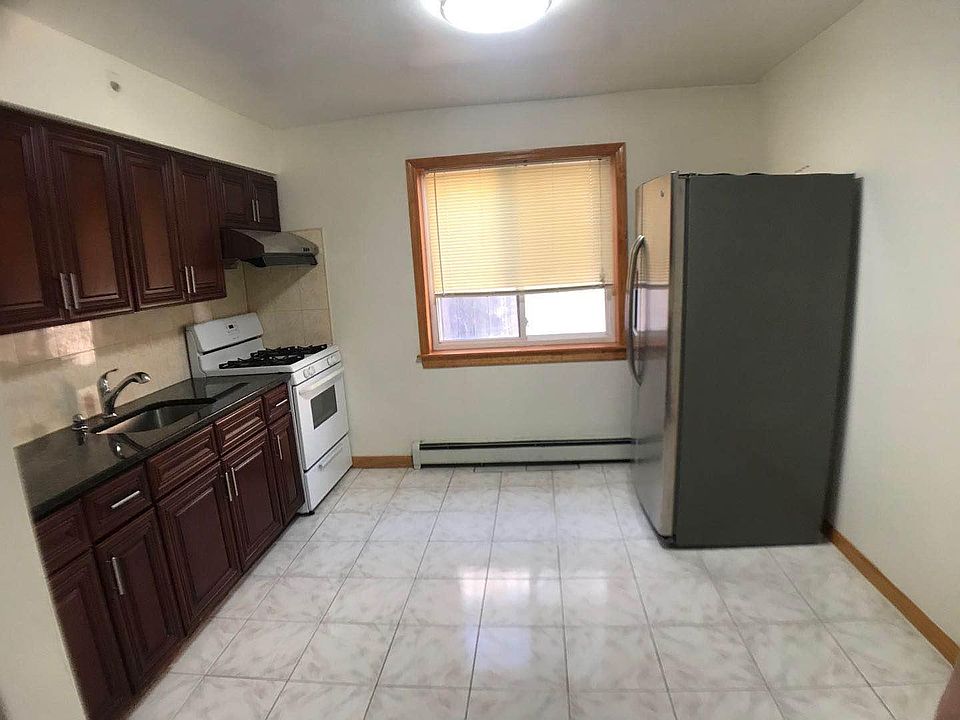 1st image of 6126 162nd St Floor 1