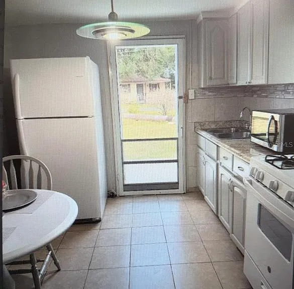 2725 Sample St — Photo 4