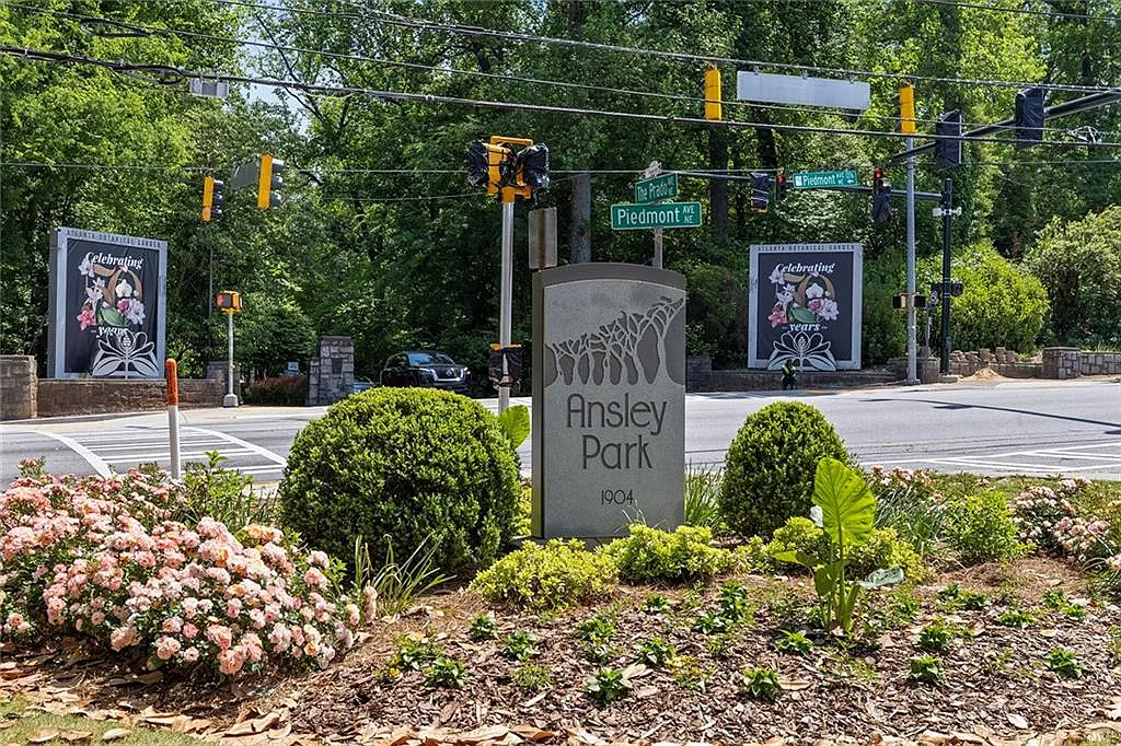 2 bed, 1.0 bath, 1050 sqft, $2,800 — Photo 4