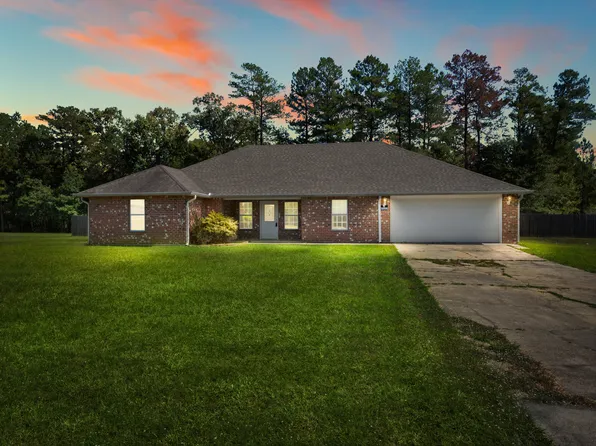 102 Will Dr, Leesville, LA 71446