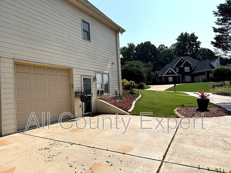 5760 Charleston Ln — Photo 3