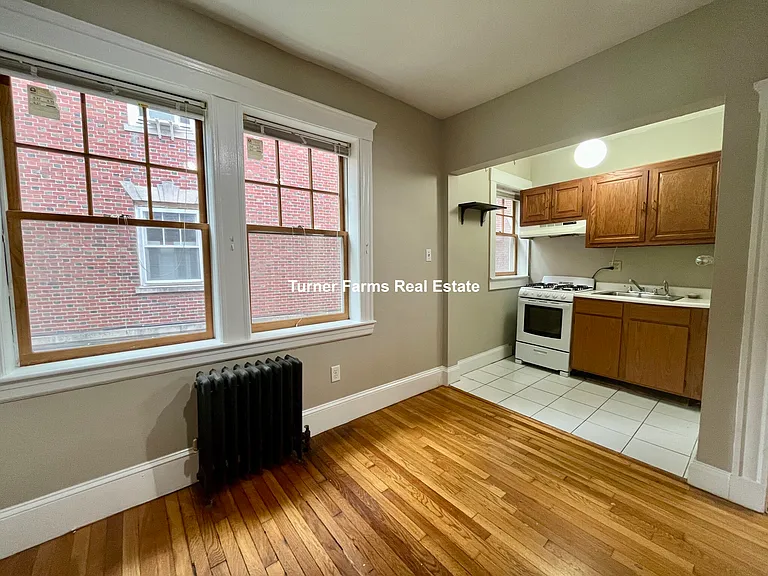 39 Lee St #3 — Photo 11