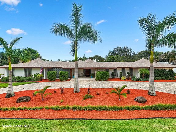 2nd image of 207 Riverside Dr