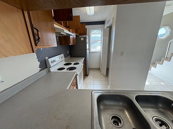 3rd image of 435 Hillside Dr APT 1