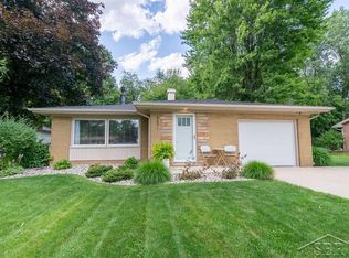 8891 Highland Dr, Freeland, MI 48623