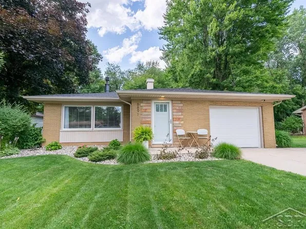 8891 Highland Dr, Freeland, MI 48623