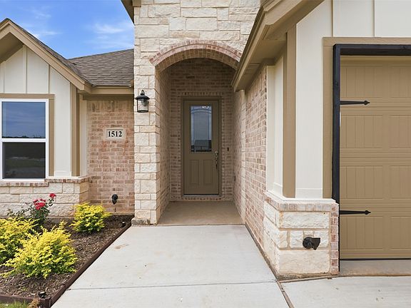 3rd image of 1512 Oleander Dr
