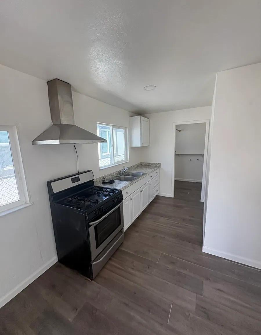 1 bed, 400 sqft, $1,399 — Photo 2