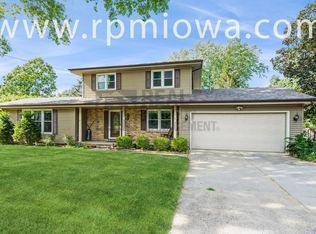 2815 Woodland Ave, West Des Moines, IA 50266