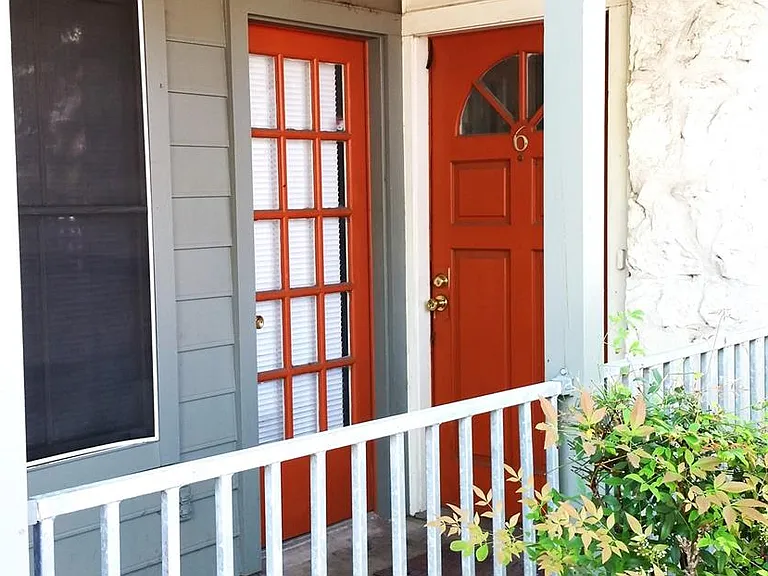 2529 Rio Grande St #6 — Photo 1