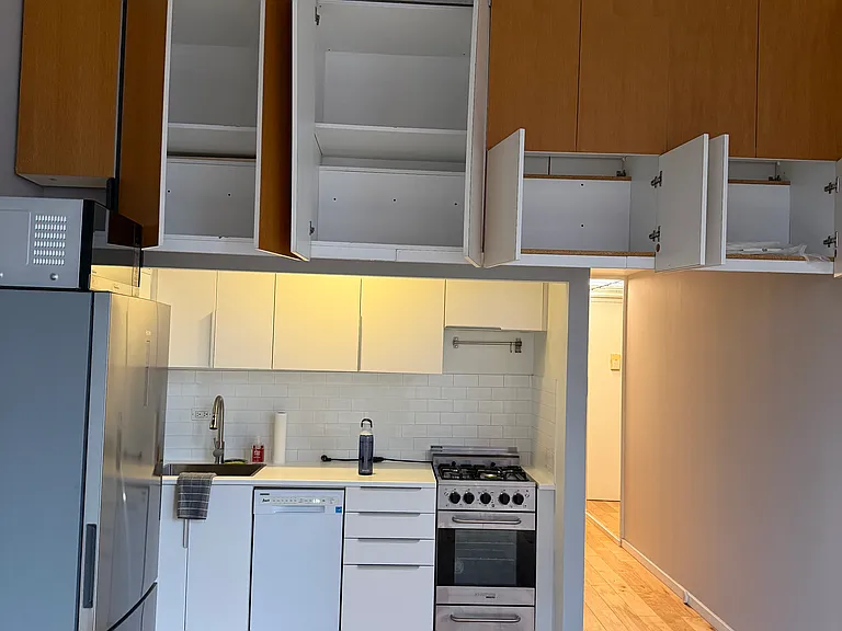 350 E 62nd St #4S — Photo 11