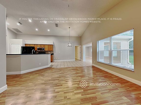 4th image of 1327 Crimson Clover Ln