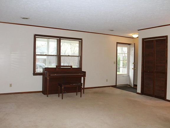 2nd image of 5617 Howell Dr