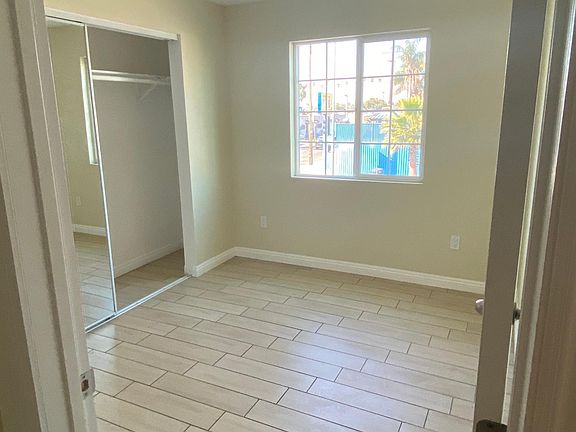 5th image of 3856 S Normandie Ave #1