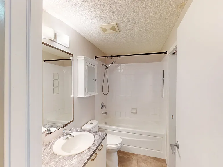 105 24th Ave SW — Photo 8