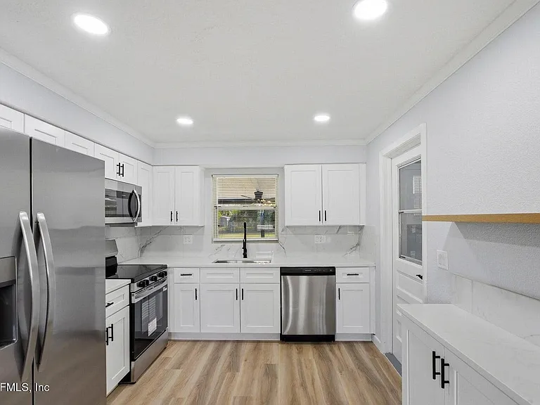 3608 Fortuna Dr — Photo 2