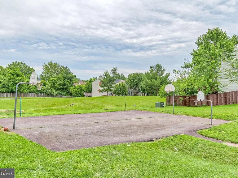 3018 McMaster Ct — Photo 20