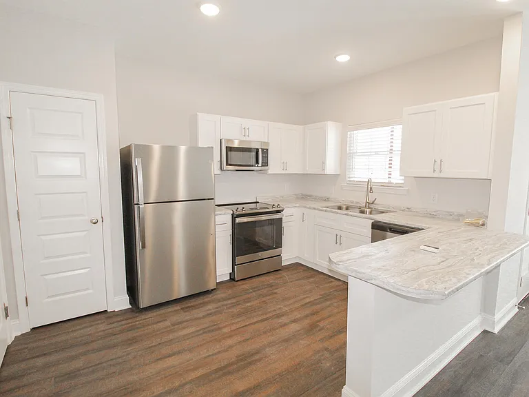 130 Briarwood Rd #116 — Photo 10