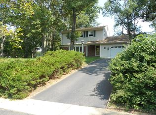 2 Hampton Rd, Eatontown, NJ 07724