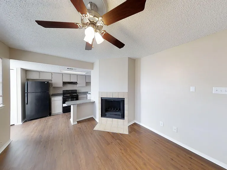 Willow Hill Apartments — Photo 9