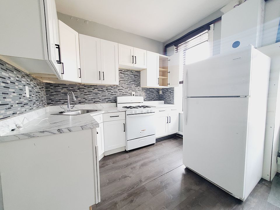 1st image of 8 Saint Pauls Ave APT 4R