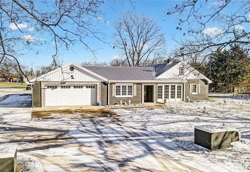 1st image of 826 Sylvan Shores Dr