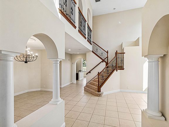 3rd image of 10509 Vignon Court
