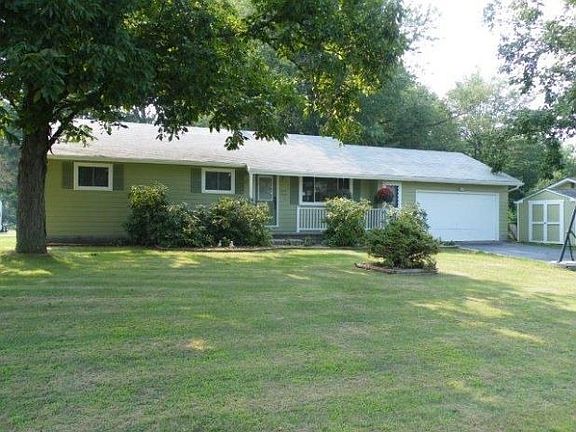 2nd image of 3035 Spencer Cir E