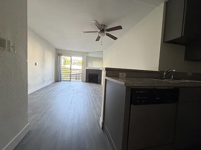 1240 N Cherokee Ave — Photo 6