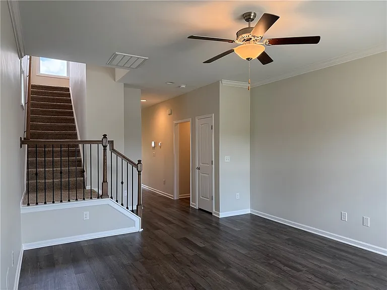 117 Weaver Way — Photo 2