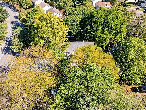 5th image of 670 Suntree Dr