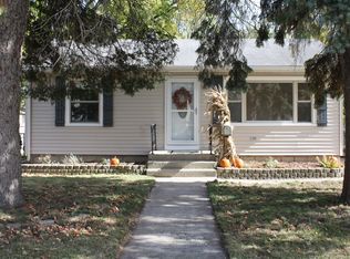 145 Riverside Dr, Montgomery, IL 60538