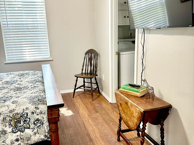 410 N Peters Ave — Photo 18