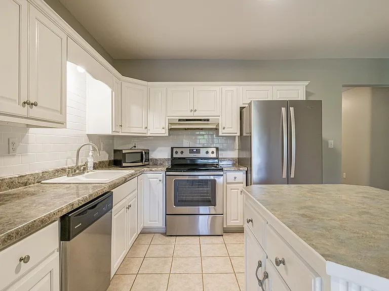 3310 Felicia Ct — Photo 20