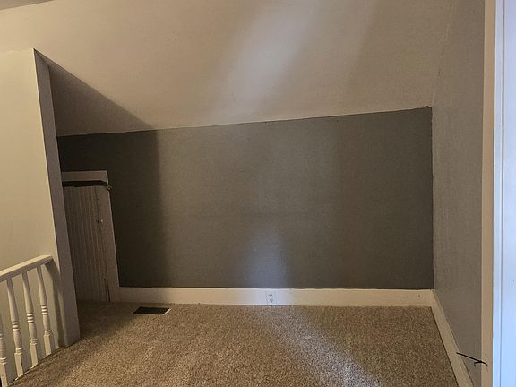 5th image of 907 Holgate Ave