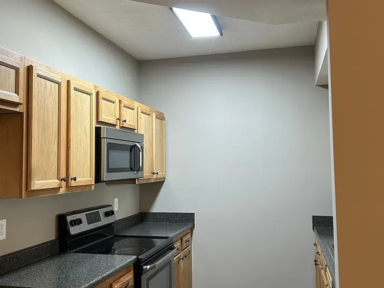 243 Moss View St — Photo 2